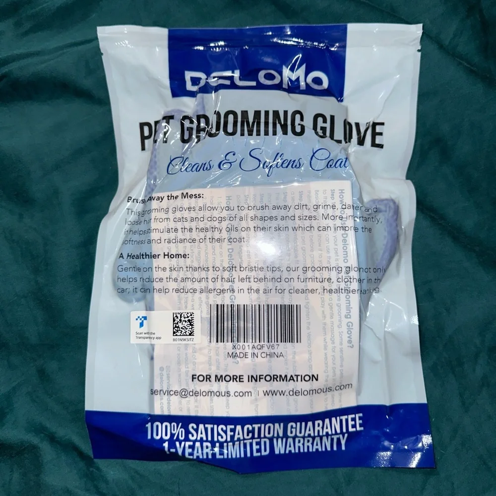 NWT Pet grooming glove